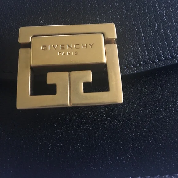 Givenchy chain wallet - Picture 2 of 4